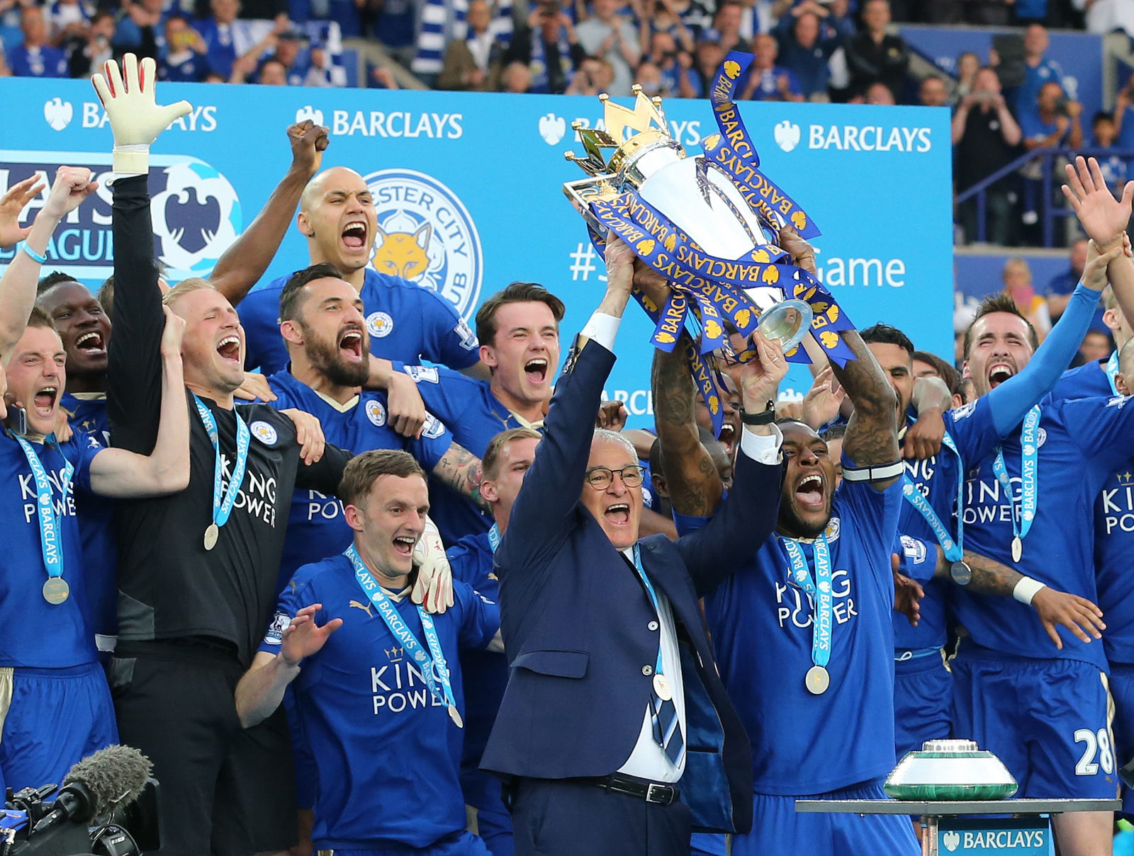 和优雅的举 和优雅的举